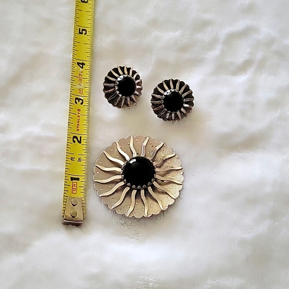 Vintage signed Sarah Coventry Brooch and Earring set . Black and silver